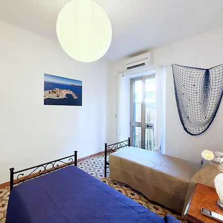 Apartment Le Finestre Sul Porto - Argonautivacanze Portoferraio