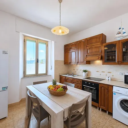 Apartment Le Finestre Sul Porto - Argonautivacanze Portoferraio