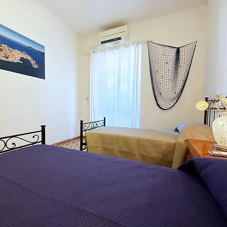 Apartment Le Finestre Sul Porto - Argonautivacanze